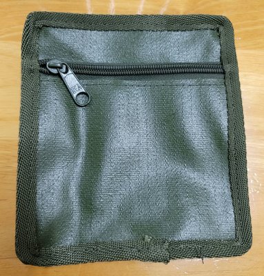 【916】國軍綠色油布隨身袋，隨身袋，可配置在S腰帶上，放置零錢、鑰匙、小雜物等超好用！