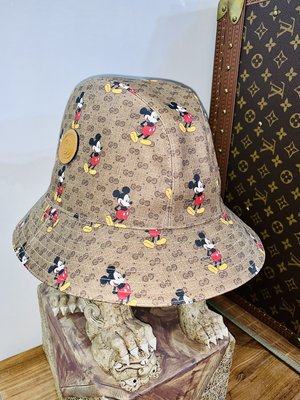名品特搜站~閒置品98%新Gucci和Disney經典聯名 雙G米奇漁夫帽，帽圍M/58cm，正貨，男女皆宜