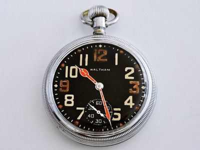1940s  WALTHAM 華爾頓 二戰英國軍用琺瑯瓷面手上鍊機械古董懷錶