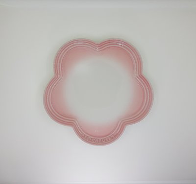 Le Creuset 瓷器花型淺盤大22cm 淡粉紅 特價980元
