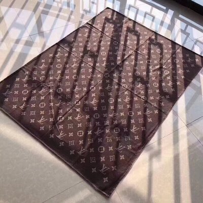 現貨Louis Vuitton LV2021經典金羊絨系列蓋毯 多功能披肩 老花毛毯 沙發披毯 空調毯 旅明星同款熱銷