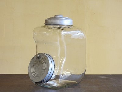 [醉古流今]古早味菸草罐 兔罐兔瓶  [早期糖果罐]~早期玻璃糖罐(厚玻璃)