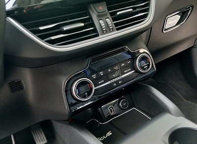 歐力車飾~福特 FORD 2019年 MK4 FOCUS 空調面板 冷氣開關面板 冷氣面板 空調 裝飾框 黑鈦拉絲