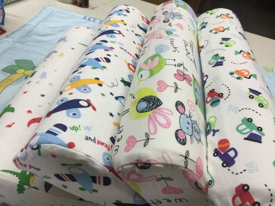 【現貨】100%純天然蜂巢式乳膠枕，適合3~12歲兒童使用 人體工學枕芯 幼兒園午睡枕 學生枕頭