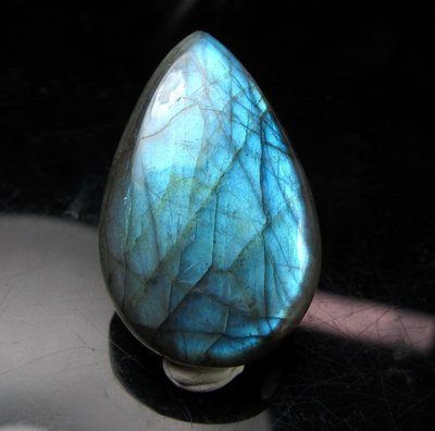 【天然寶石DIY串珠材料-福利組】超美大顆藍綠光拉長石水滴梨形弧面寶石(裸石)112