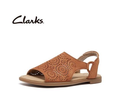 【熱賣精選】Clarks 女鞋Reyna Swirl平底鏤空魚嘴軟底扣帶女涼鞋