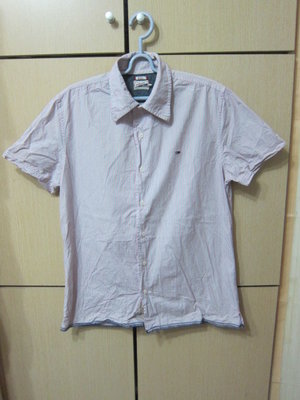 衣市藍~TOMMY HILFIGER DENIM 短袖條紋襯衫 (M~六成新~) (200618)