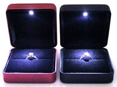 ☆蘿亞☆LED盒求婚戒指盒發光戒指盒新款飾品盒珠寶盒首飾盒項鍊耳環手鍊聖誕生日禮物紀念日