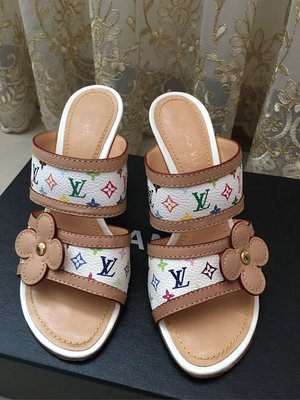 （已售）LV鞋真品 +Gucci圍巾