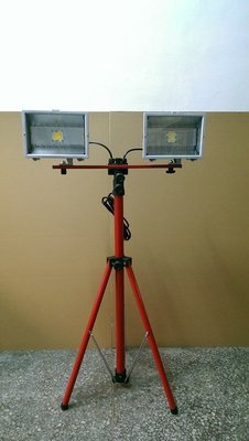 直立式 伸縮燈架 LED 雙燈 工作燈 投射燈 戶外燈 探照燈 庭院燈 活動燈 露營燈(50W*2)