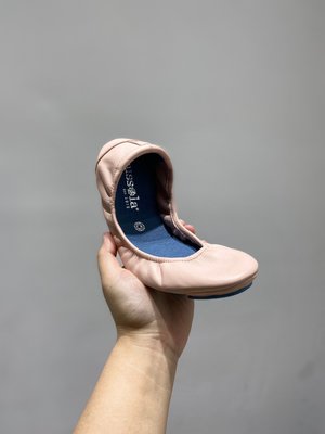 【現貨免運】Bussola 巴斯洛單鞋。牛皮鞋面，原盒包裝。顏色：粉色。碼