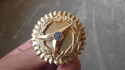 早期---中華民國國防科技品位獎章徽章---國軍---直徑4.5公分