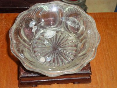 典藏台灣古早70-80年前的玻璃老冰碗---少見啦