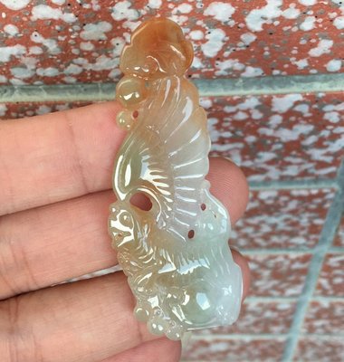 珍奇翡翠珠寶首飾-玉墬系列-天然緬甸玉A貨-稀有冰種帶紅翡。如虎添翼。附證書