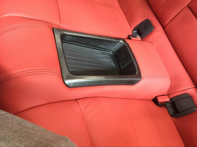 汽車配件 汽車尾翼 適用寶馬F80 M3/F82 F83 M4碳纖維后排座椅置物盒外框 儲物面板殼