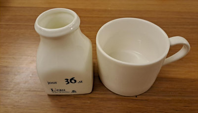 典雅白陶瓷 咖啡杯 水杯 牛奶壺 全新 咖啡杯高5.7 直徑7.5公分 底部手把處有一小黑條 介意勿下  二入合售 全新