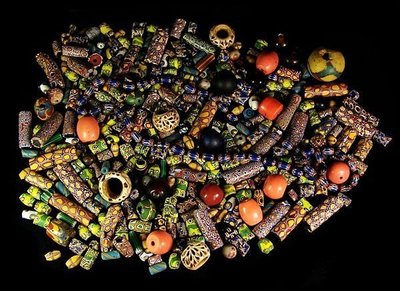 [ 原住民 ] 19世紀以前老琉璃珠數百顆(總計約300顆.含狄傑尼珠)
