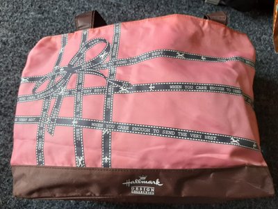 二手 美國百年品牌Hallmark 粉紅經典媽媽包 富換尿布墊地板坐墊