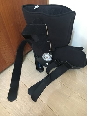 [自售][二手] 台灣製 醫療用動態式/固定式 踝關節護具 大小: 27.5公分/9~9.5號