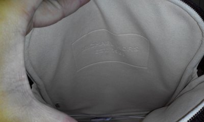雅芳福袋（i Ped保護套）【知名品牌MK，氣質黑】momo/go happy買的