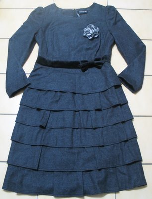 PERNG YUH芃諭全新40號有吊牌,深黑灰色+絨布滾邊.立體蝴蝶結長袖洋裝