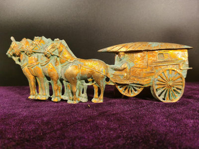 (可議價)-二手 鎏金銅馬車掛件，來源～日本。長～26.5公分，高～9.5公分 古玩 老物件 擺件【靜心隨緣】2438
