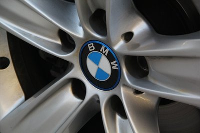 BMW F10 F11 鋁圈蓋 標 裝飾 鋁圈 標誌 中心蓋標 520 528 530 535 M5 鍛造 螺絲