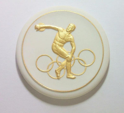 【二手】 德國1972年奧運會五環 白色高浮雕鍍金帶釉彩色巨型大陶章718 錢幣 紙幣 硬幣【經典錢幣】