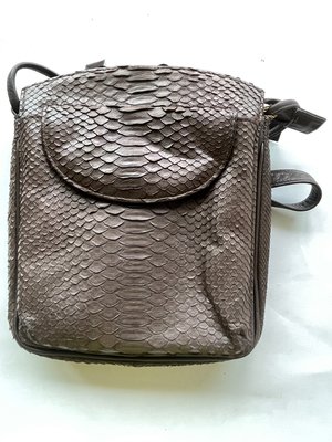 【精品廉售】日本製JRA認證蟒蛇皮紋手提包*品況佳／大方耐用* (非LV)  0903004