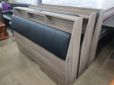 毅昌二手家具~全新優質木心板灰橡5尺置物型床頭箱～有插座和USB孔