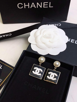 香奈兒Chanel新款耳釘925純銀針加黃銅材質 打造 時尚清爽 流蘇長款耳環[愉快]精致的流蘇耳環 讓你的每 NO6045