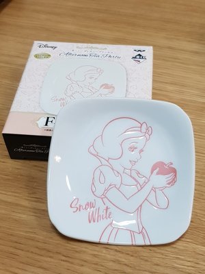 日本帶回~迪士尼公主系列 貝兒 (美女與野獸) 白雪公主  陶瓷淺盤 / 醬料盤 碟 / 小菜盤 / 點心盤 / 飾品盤