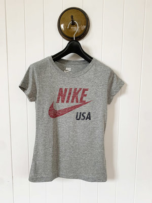 【never too perfect 】Nike 灰色 經典美式復古 T恤 / 短T