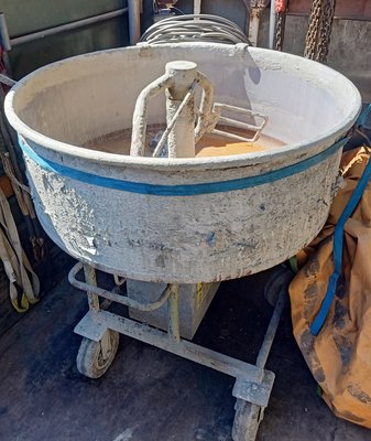 【邑鑫】水泥攪拌機3.5HP 土牛～出租商品