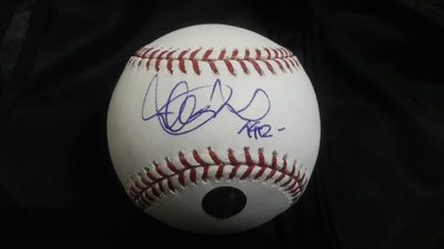 棒球天地--鈴木一朗 Ichiro Suzuki 加簽片假名 認證簽名球.字跡漂亮..不含卡