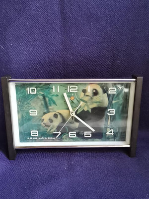 老物件老鐘錶，國寶大熊貓圖案，走時鬧鈴都好，圖案好看，錶盤大