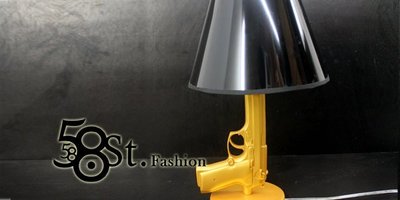 【58街】設計師款式「Bedside Gun 金槍 台燈_平面板」檯燈，複刻版。GL-150