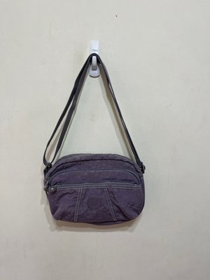 「 二手包 」 Kipling 斜背包（紫）109