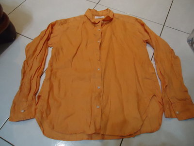 UNIQLO 淡橘黃色長袖襯衫,size:M,100%亞麻,肩寬:42cm,少穿很新 降價大出清