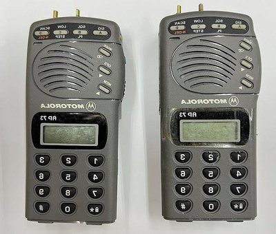 MOTOROLA AP73 (UHF / VHF) 維修零件機 單頻手持式對講機 (非新機)