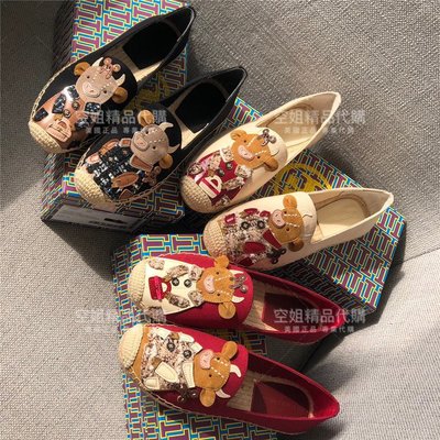 空姐代購 Tory Burch 牛年火爆新品 TB美系 漁夫鞋 反毛真絲 喜慶卡通牛圖案 帆布鞋 平底鞋 牛津鞋底附購證