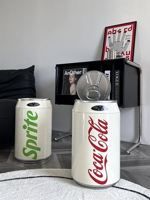 熱銷 創意可口可樂易拉罐智能感應垃圾桶家用大客廳廚房雪碧百事可樂桶全店