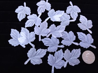 淺藍透明大片楓葉片花片串珠塑膠50*35mm