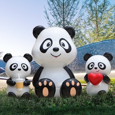 現貨熱銷-戶外大型卡通大熊貓雕塑庭院小區草坪仿真動物園林景區裝飾品擺件爆款