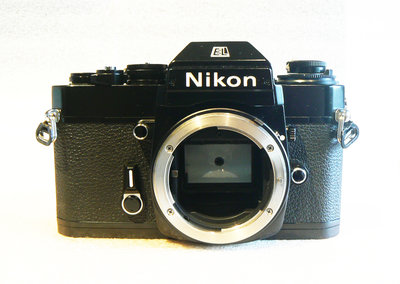 【悠悠山河】收藏品割愛 同新品--Nikon Nikomat EL 頂級電子機械底片相機 材質用料極佳 很難找到這麼完美