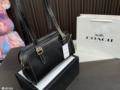 【皮皮購】COACH 2023新款限量專櫃最新單肩斜挎包 超級實用的款式 折疊盒