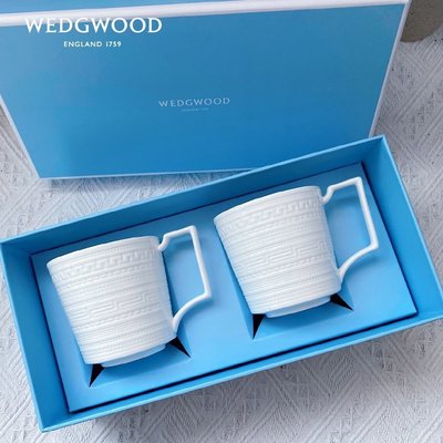 下殺-馬克杯Wedgwood Intaglio浮雕骨瓷馬克杯2只禮盒裝茶水杯對杯牛奶男女杯~特賣