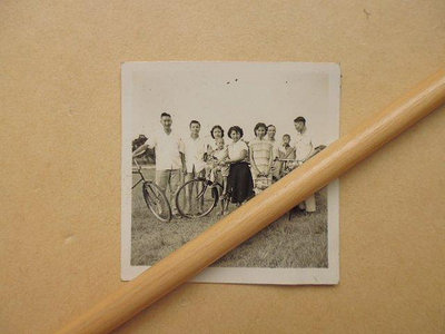 文獻史料館*老照片=早期騎腳踏車載小孩同遊老照片(k366-2)