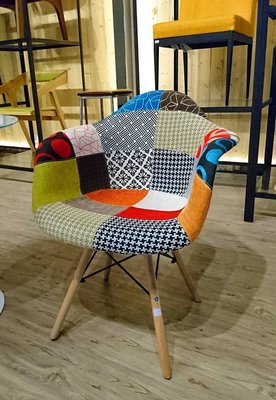 【找椅子】北歐設計 復刻版 Eames 夫婦 簡約DSW 椅 設計師單椅拼布扶手款