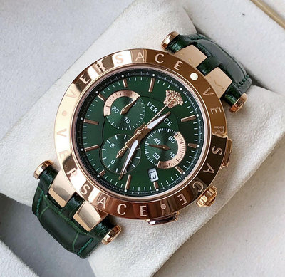 VERSACE V-RACE 玫瑰金色框 綠色面錶盤 綠色皮革錶帶 石英 三眼計時 男士手錶VERQ00420 凡賽斯腕錶